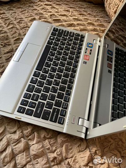 Sony vaio YB3q1r, AMD E450 1.6ghz X2/2gb ram (4gb)