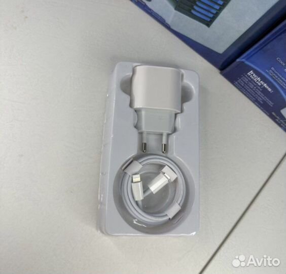 Зарядка на iPhone + стекло