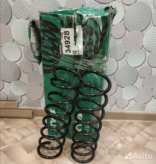 Пружины задние
