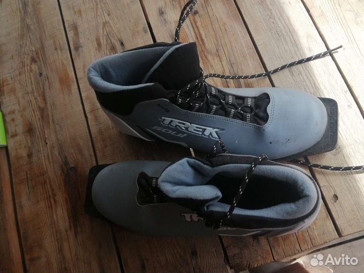Лыжные ботинки trek NN75