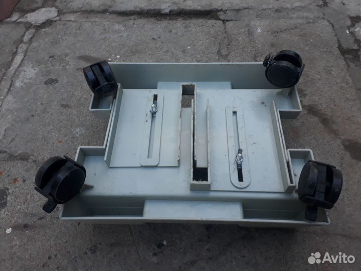 Подставка для компьюторного блока