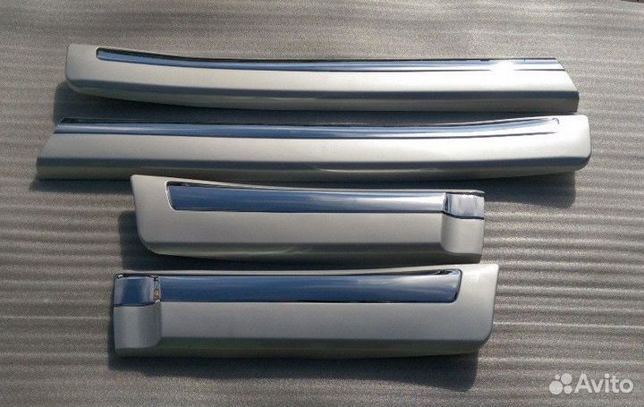 Land Cruiser 200 Молдинги дверей Широкие V4NF4