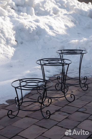 Подставка для цветов напольная металлическая