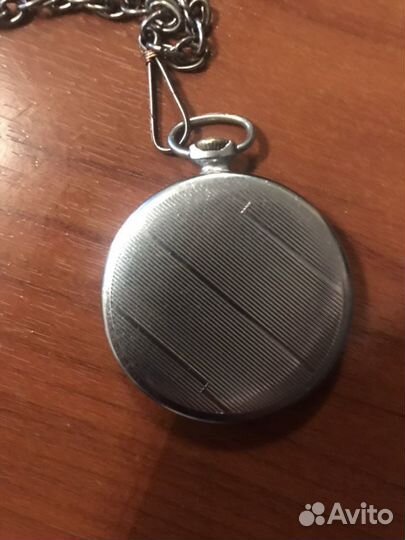 Кapмaнные мехaничecкиe чaсы Moлния нa цeпoчкe