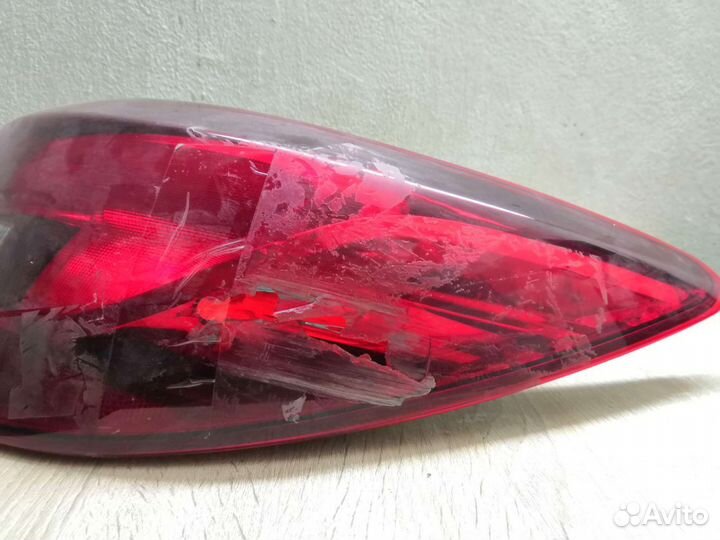 Фонарь задний правый внешний