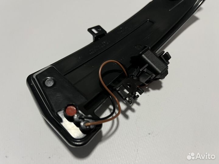 Левый поворотник зеркала Mercedes W212 W204 W221