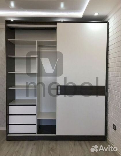 Распашной шкаф