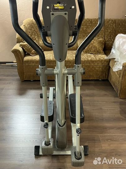 Эллиптический тренажер torneo