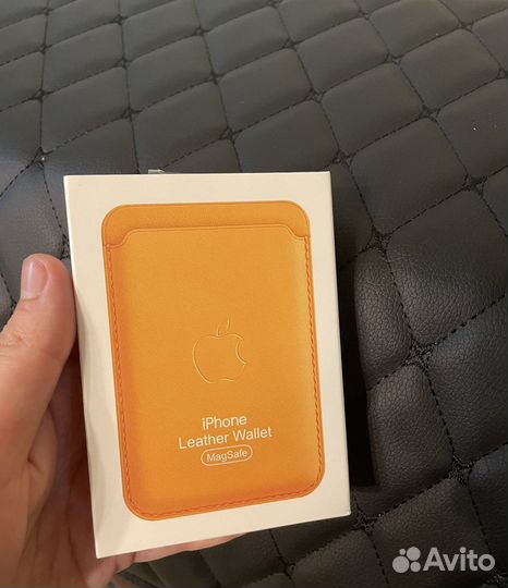 iPhone leather wallet magsafe