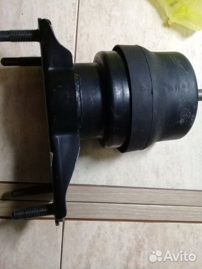 Подушка двигателя на Лексус