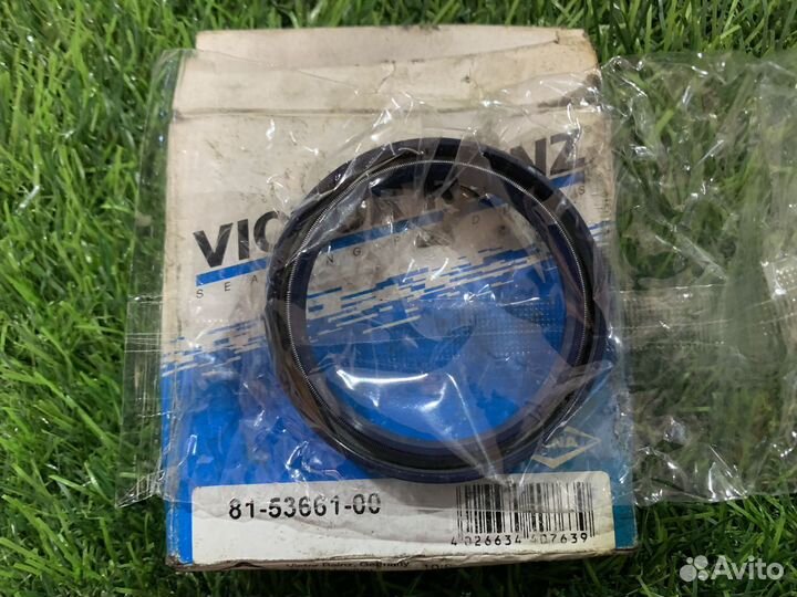 Передний сальник коленвала Nissan 815366100