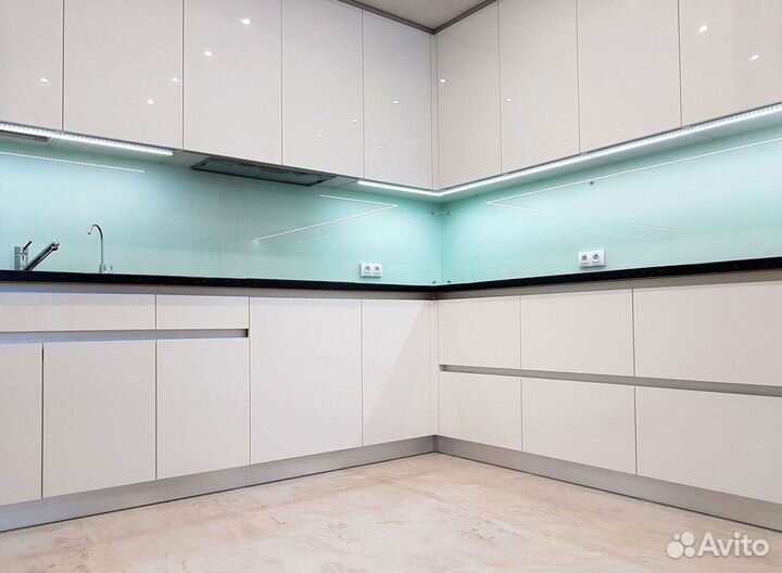 Кухонный гарнитур угловой в потолок на заказ