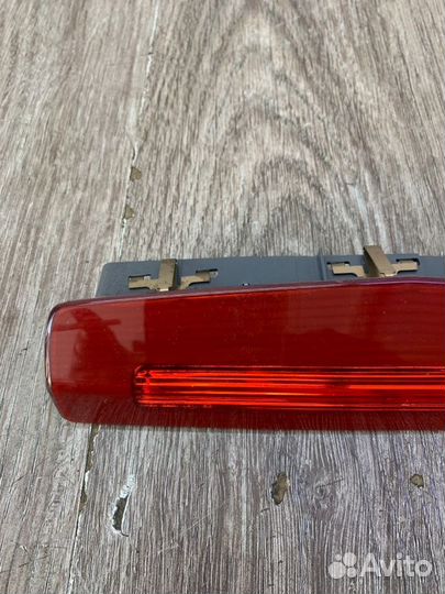 Стоп-сигнал крышки багажника задний Opel Zafira B