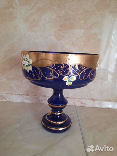 Ваза на ножке