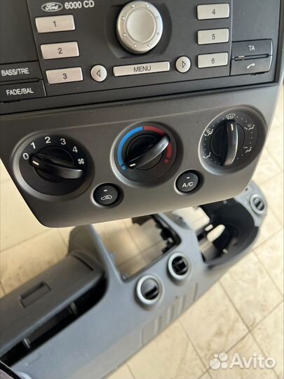 Блок управления отопителем Ford Fusion 1.4 16V