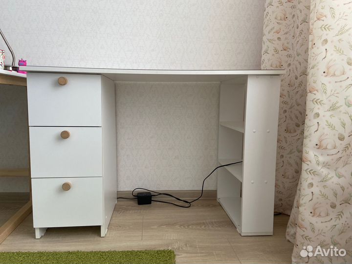 Стол письменный