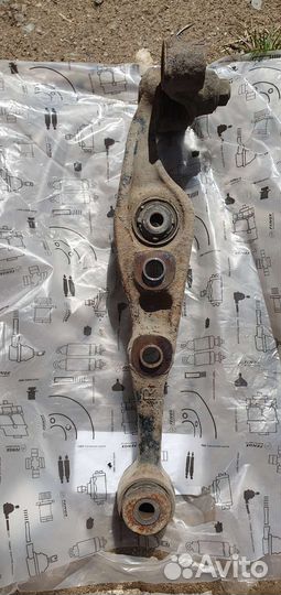 Рычаг передней подвески нижний правый Мазда 6