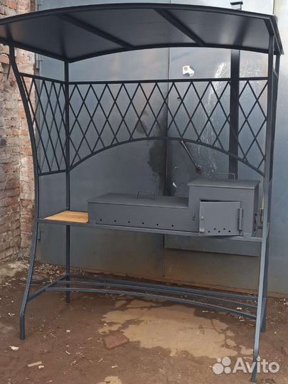 Мангальная зона под крышей