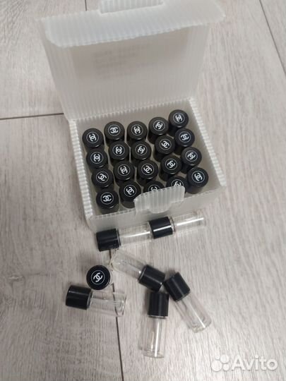 Расходные материалы Chanel (кисти, спонжи и тп)