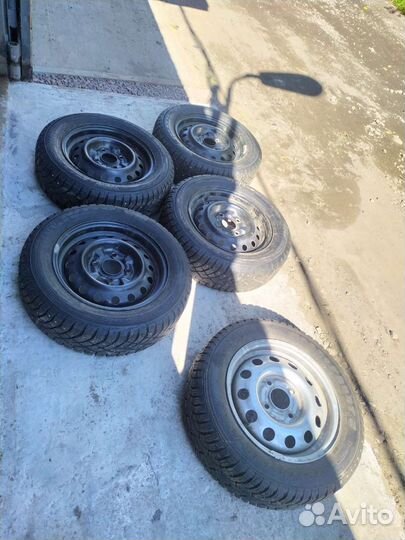 R14 Nitto Therma Spike 175/65, PCD 4x114.3 DIA 61.9