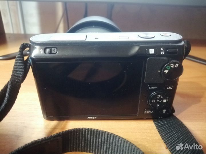 Фотоаппарат nikon J1