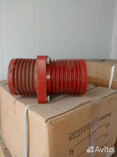 Изоляторы китай тесо разные