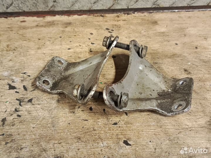 Крепление двигателя Ява