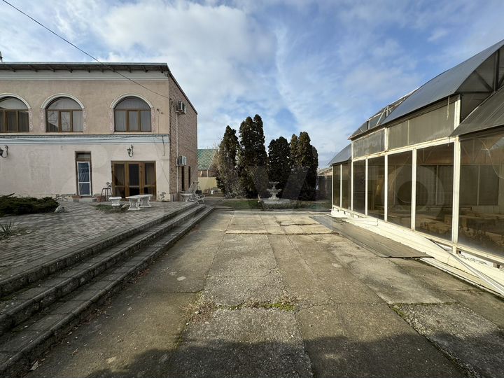 Дом 300 м² на участке 9,5 сот.