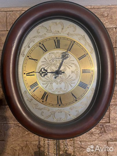 Старинные настенные антикварные часы с боем