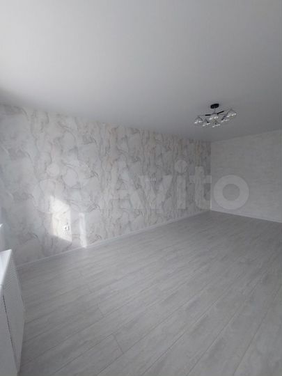 2-к. квартира, 57 м², 8/10 эт.