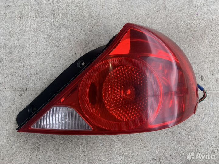 Фонарь задний правый Kia Spectra USA