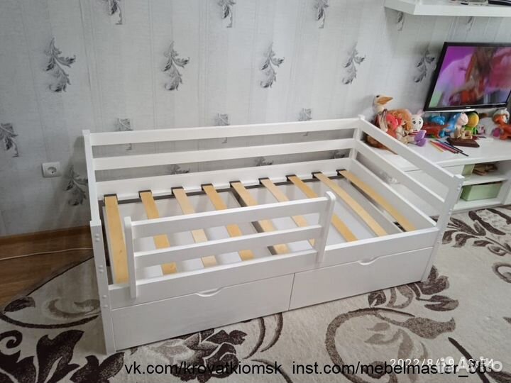 Детская кроватка 