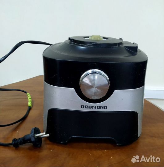 Кухонный комбайн Redmond