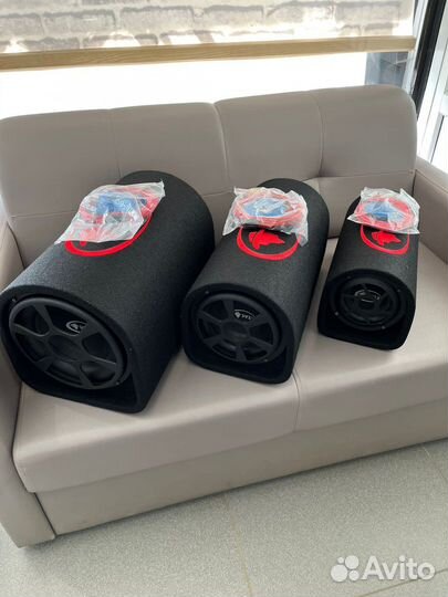 Активный сабвуфер под сиденье и в багажник
