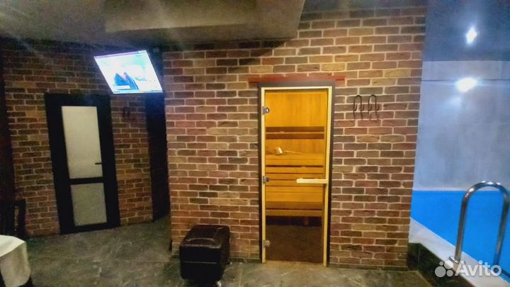 Семейная баня на дровах с бассейном