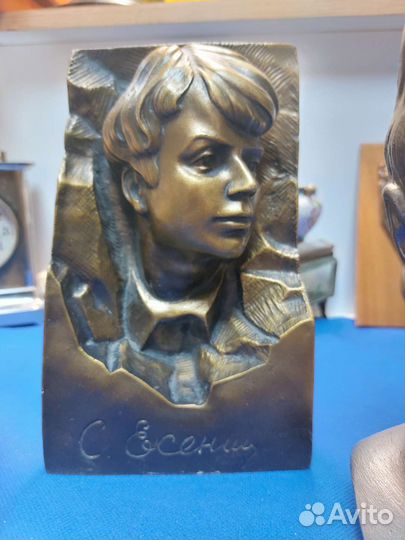 Бюст Есенина в идеале СССР