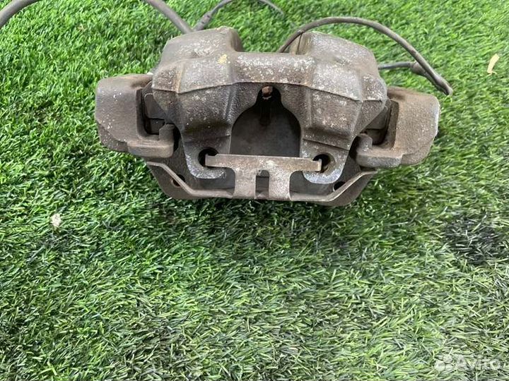 Суппорт тормозной передний левый Bmw 3 F30 N47D20