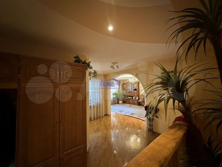 4-к. квартира, 142,1 м², 2/4 эт.