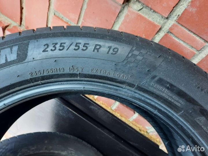Michelin Pilot Sport 4 235/55 R19 105Y