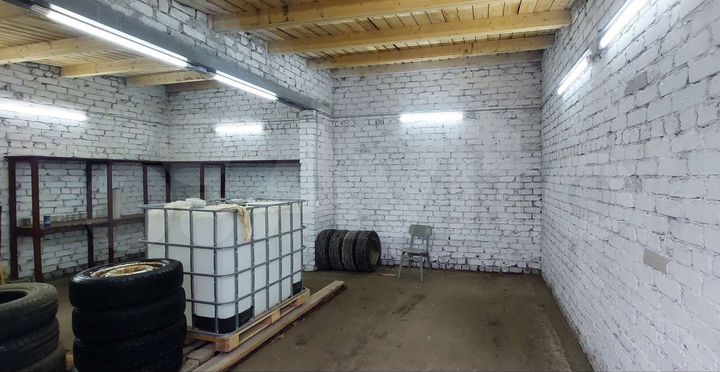 Гараж, > 30 м²