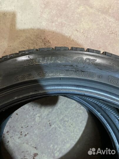 Bridgestone Blizzak Ice 225/45 R19
