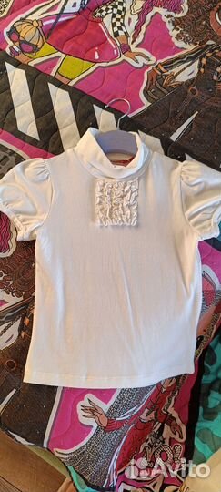 Школьные блузки три штуки размер 122 -128