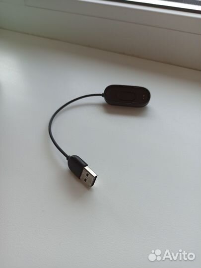Зарядное устройство для фитнес браслета mi band 4
