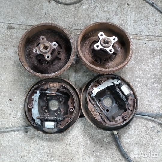 Задние тормоза Renault Logan