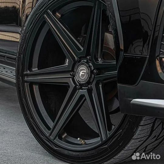 Кованые диски R22 на Lexus LX 570