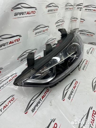 Фара передняя левая Hyundai Elantra 1 2015-2019