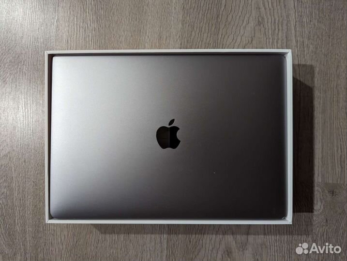 Macbook Pro 13 Touch Bar 8/256