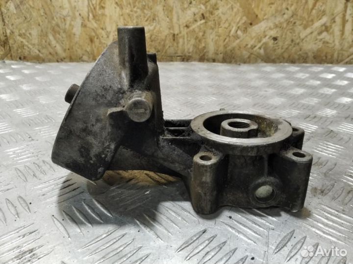 Кронштейн масляного фильтра Nissan Navara d40