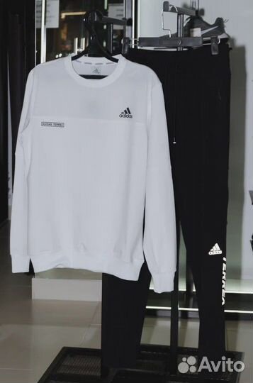 Спортивный костюм adidas