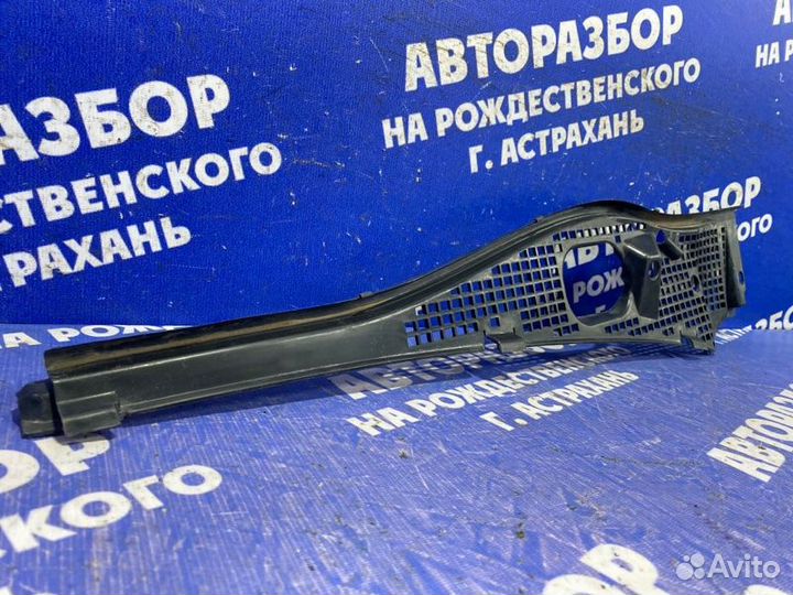 Жабо Renault Duster кроссовер 2014